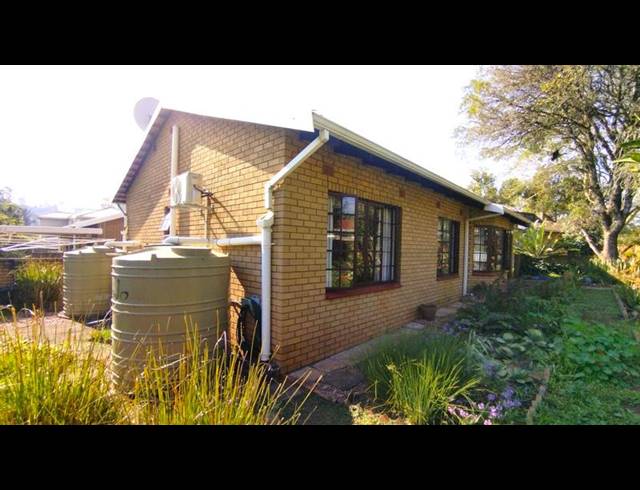 3 BEDROOM TOWNHOUSE FOR SALE IN PRESTBURY